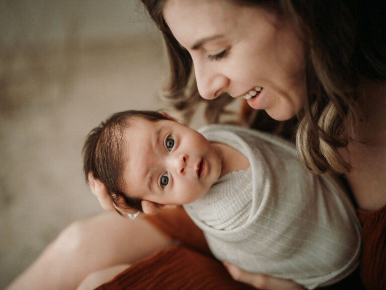 Come scegliere il fotografo di Newborn: guida per genitori consapevoli
