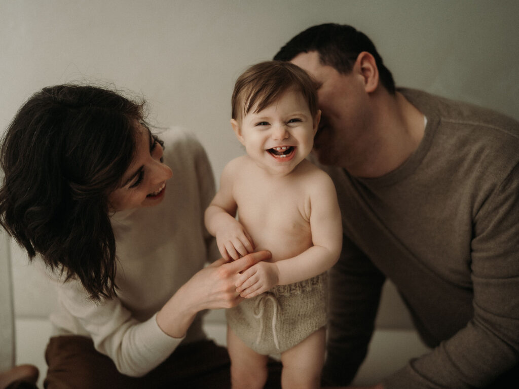 scatti divertenti e naturali di famiglia a Milano